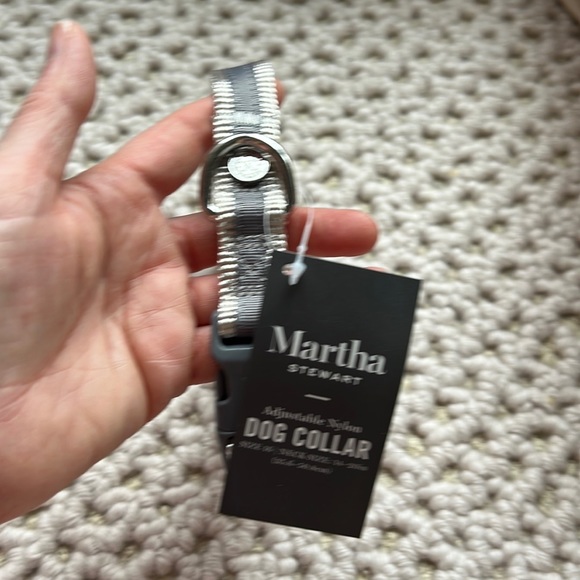 NWT MARTHA STEWART ADJUSTABLE
NYLON DOG COLLAR gray. Size 16 (neck 14-20”) - Picture 8 of 9